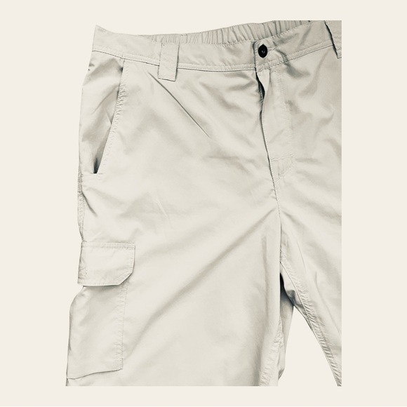 Columbia casual tan cargo shorts Men 40w 10 L pockets zipper button closure - Picture 4 of 14